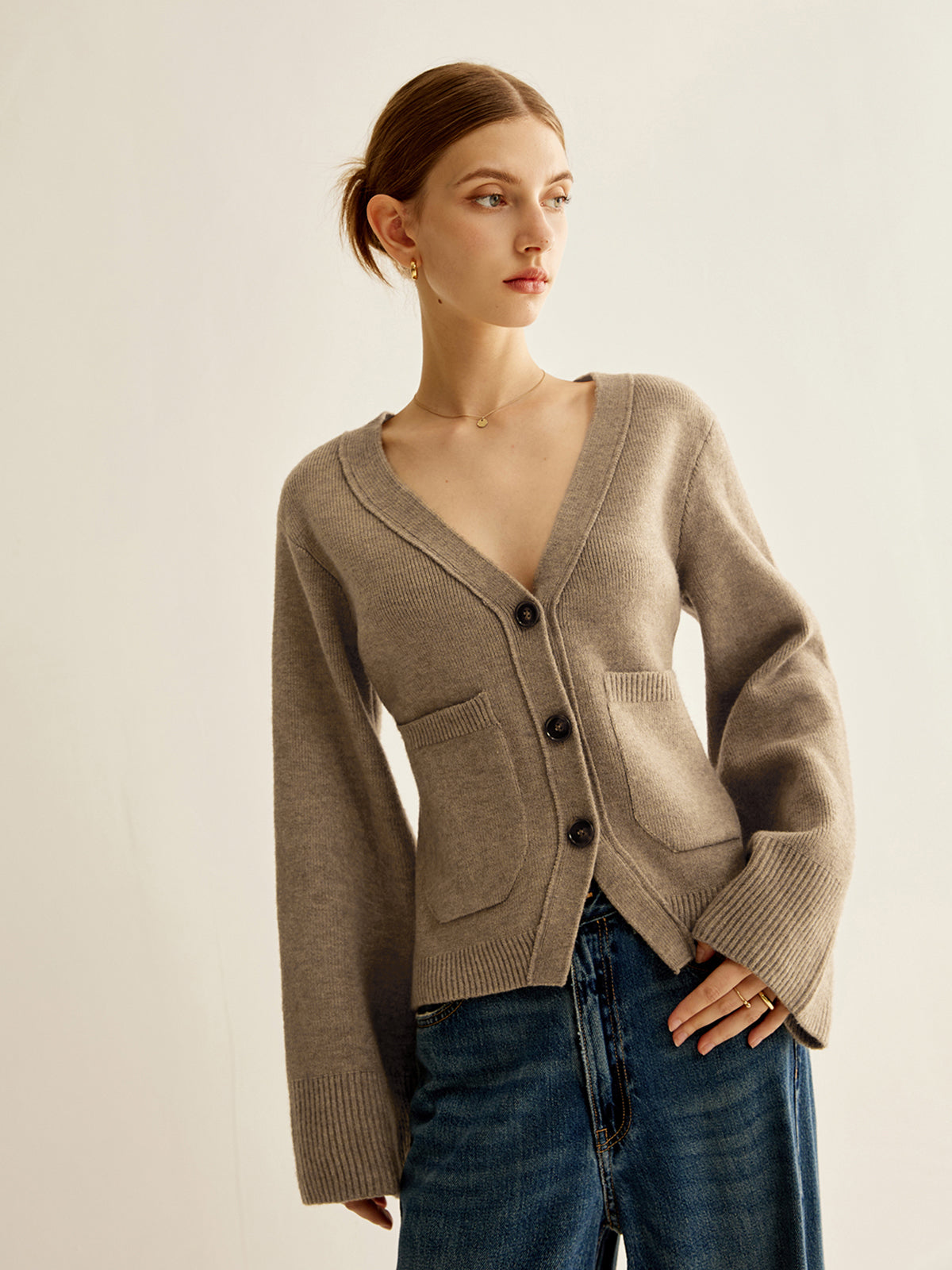 Dubois™| Cardigan élégant à col en V